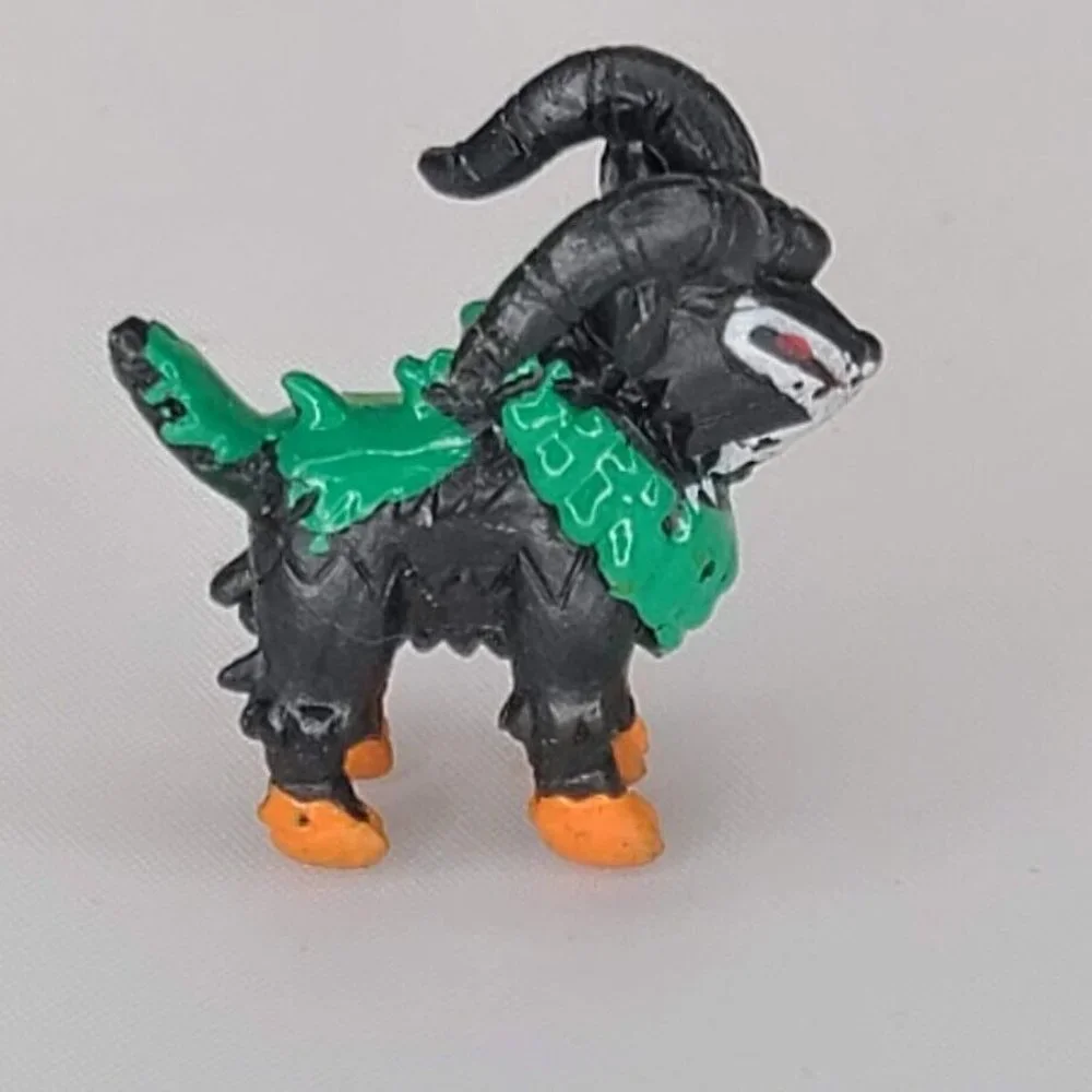 Pokemon 2000s Mini Vinyl R/L W Gumball Miniature Size Gogoat Action Figure B3 - Picture 3 of 11